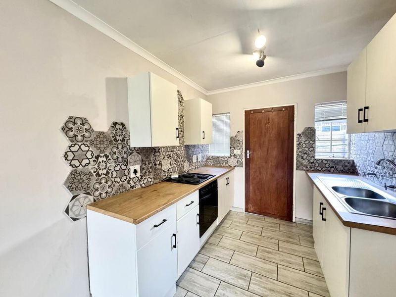 2 Bedroom Townhouse With A Private Garden - Photo 2