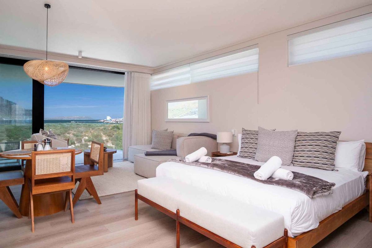 Luxury, Location and Lifestyle - Photo 5