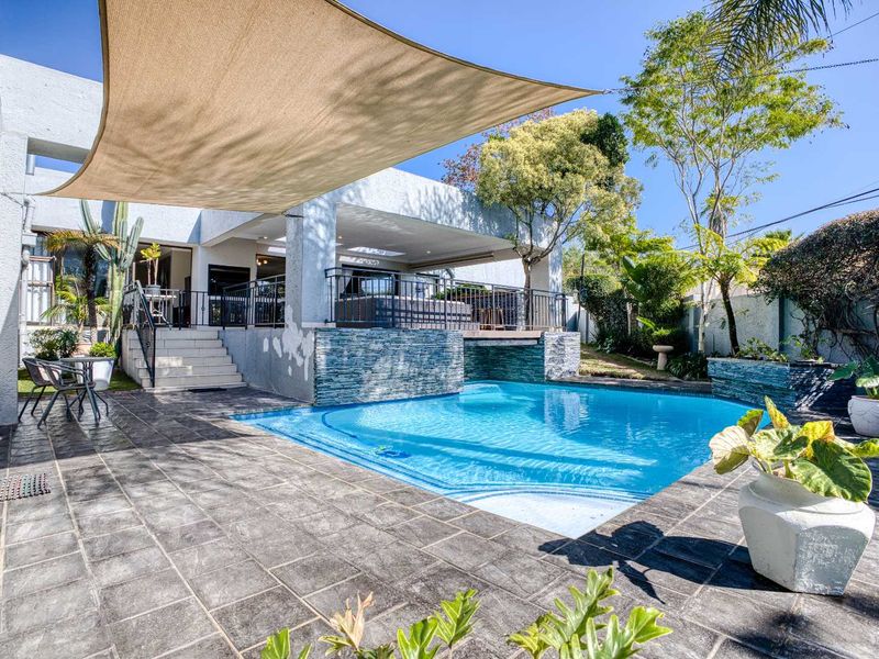 4 BEDROOM HOUSE FOR SALE IN FOURWAYS GARDENS - Photo 2