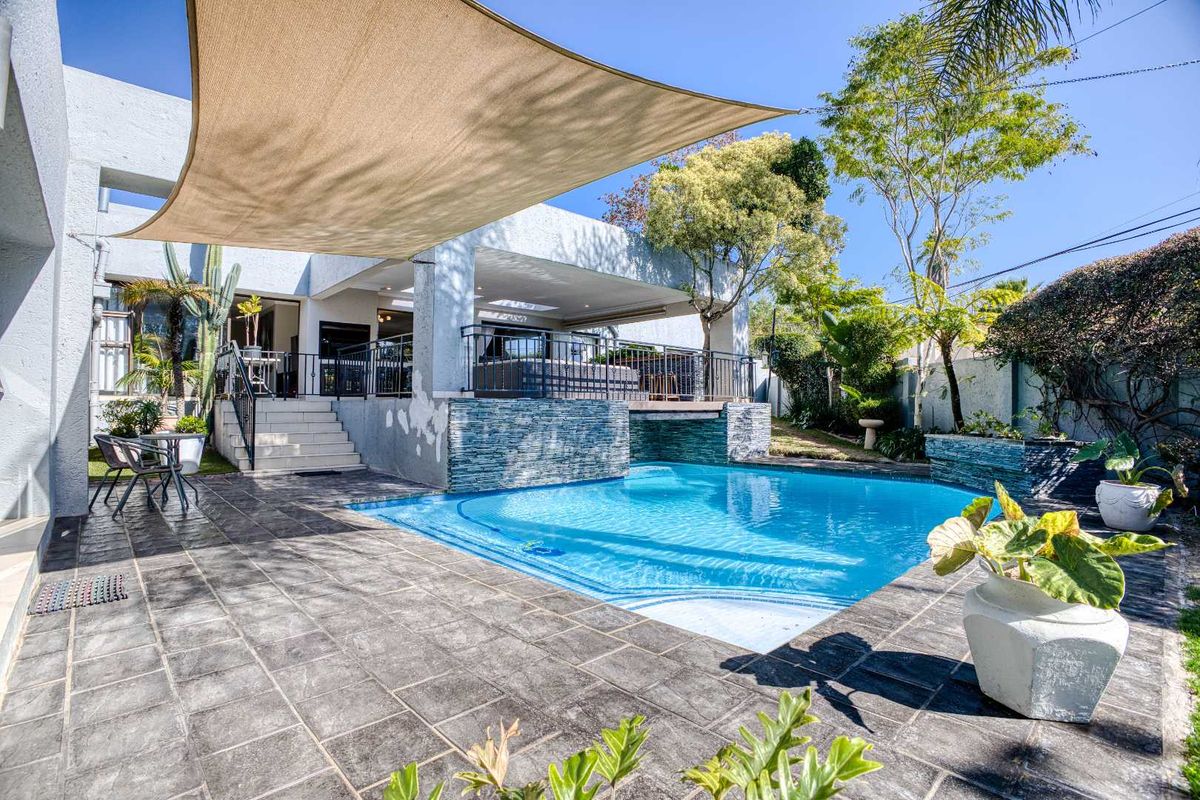 4 BEDROOM HOUSE FOR SALE IN FOURWAYS GARDENS - Photo 2