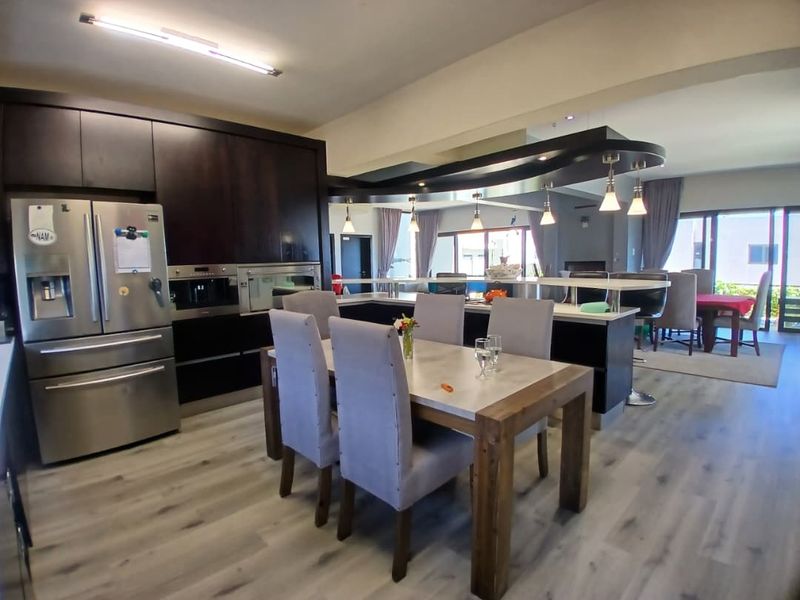 Modern Hilltop Home with Panoramic Windhoek Views - KLEINE KUPPE - Photo 6