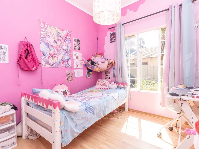 Pet friendly townhouse located close to Northgate - Photo 8