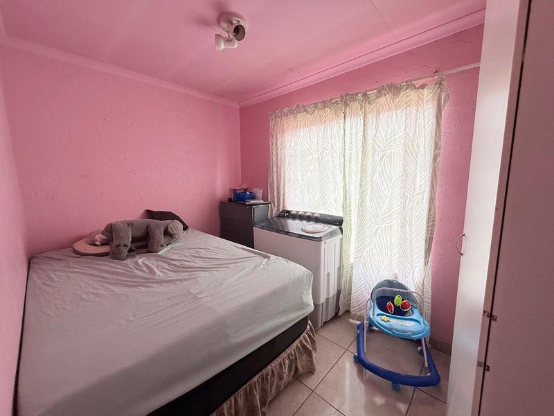 Your New Home: A Blend of Style, Comfort, & Accessibility! - Photo 7