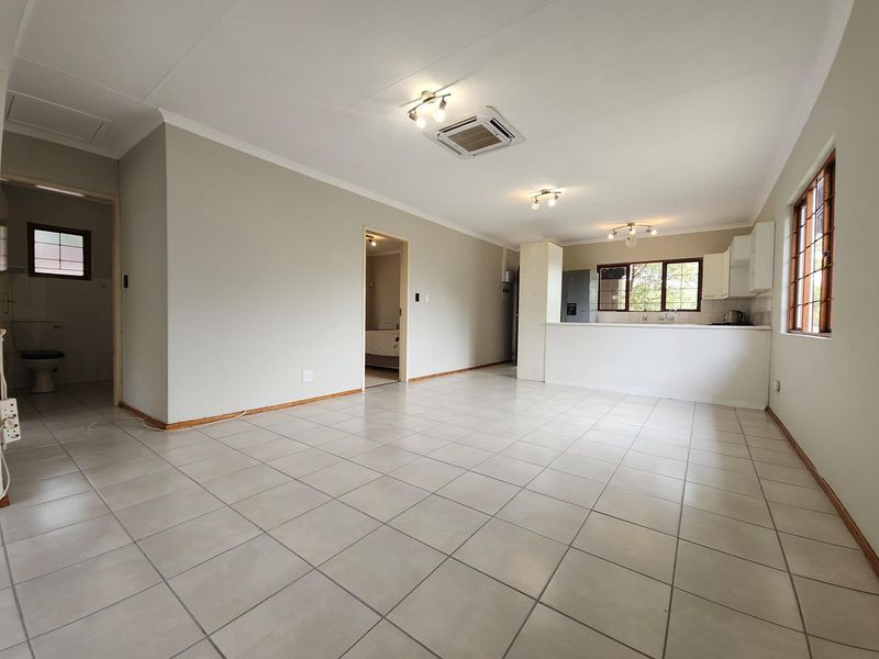 Pet Friendly 2 Bedroom House with lovely garden - Photo 8