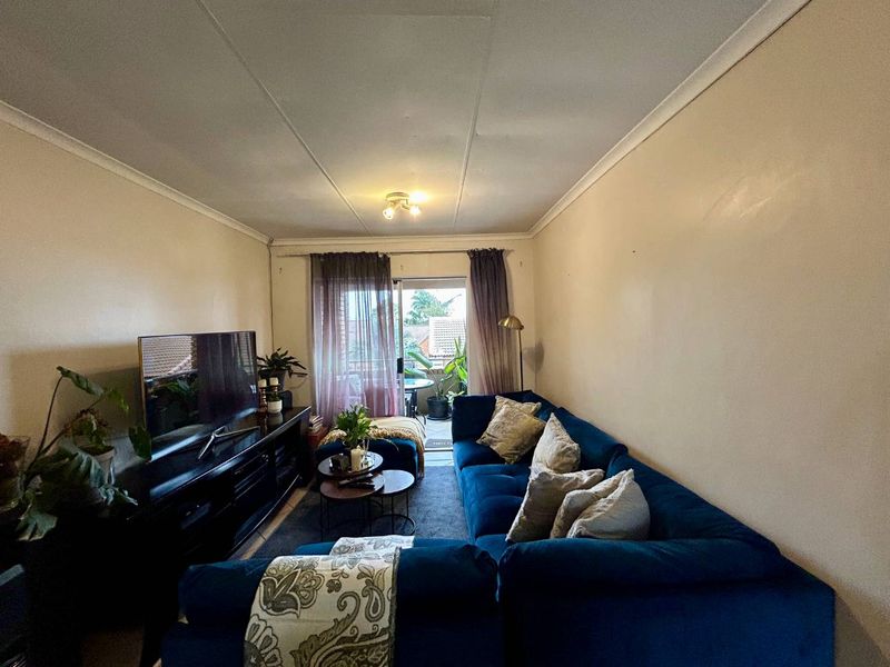 Stunning 2-Bedroom Apartment with Private Balcony in Stone Ridge - Photo 8