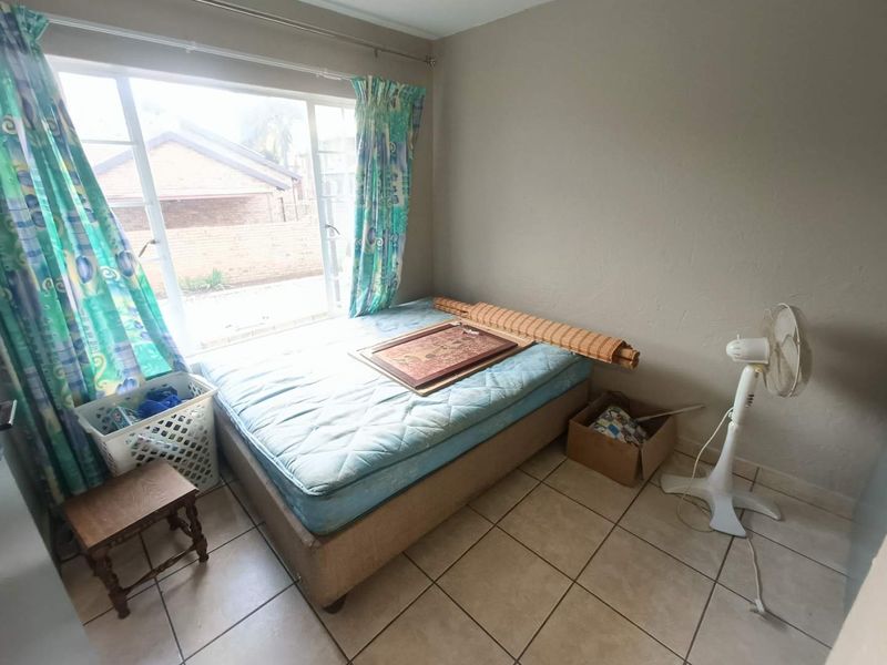 BEAUTIFUL DUPLEX FOR SALE IN SECURE COMPLEX IN ROOIHUISKRAAL NORTH!!!! - Photo 8