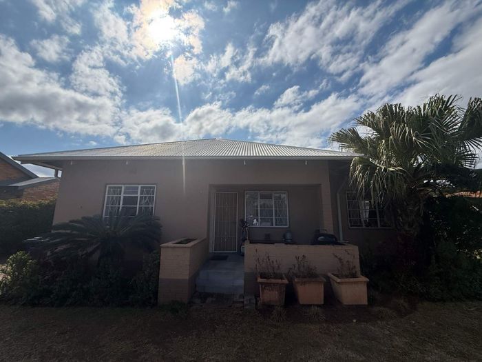 Property #2391846, House Rental Monthly in Moregloed