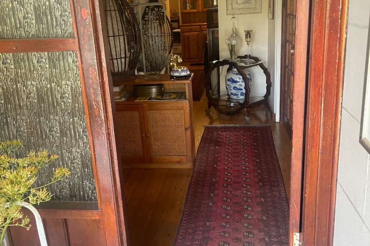 A Warm & Welcoming Kensington Gem — A Home Filled With Heart and Character - Photo 2