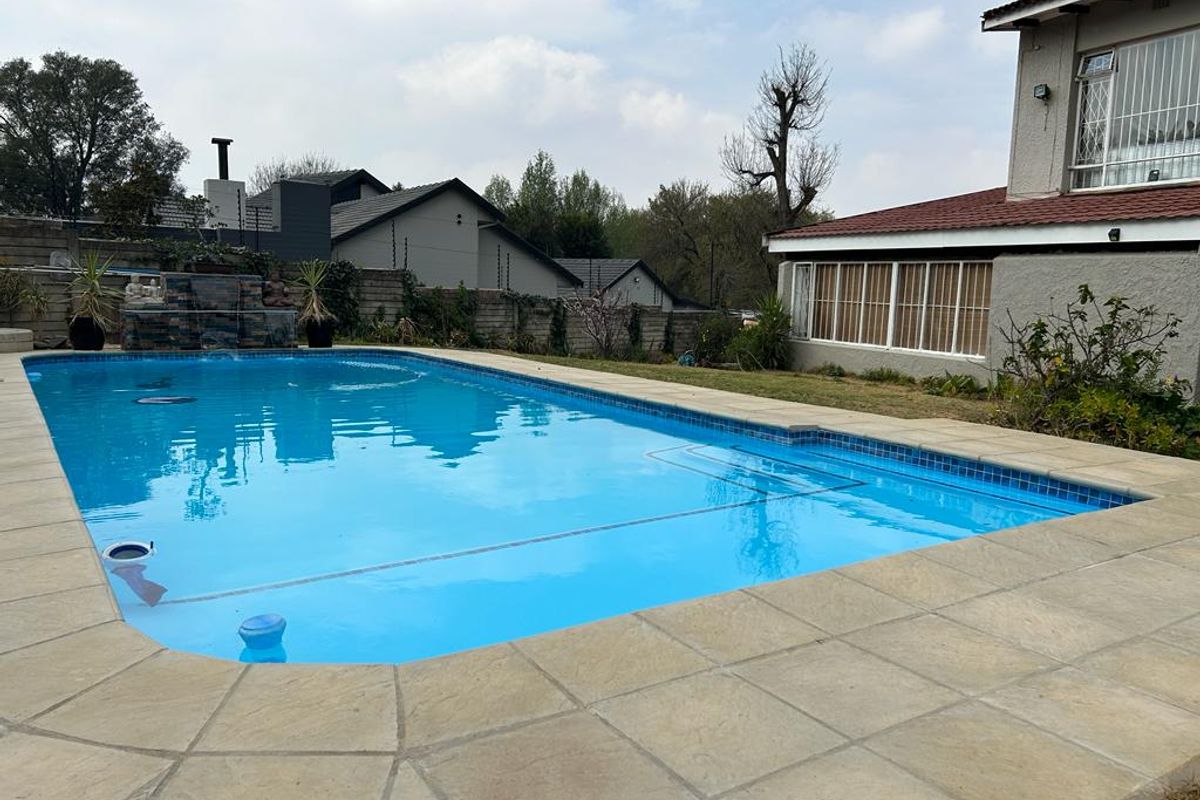 If only this large family home could speak, it would tell a thousand tales of love and memorable moments. Make it your own and nurture new memories. - Photo 3