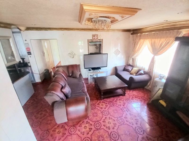 Three bedrooms house for sale - Photo 8