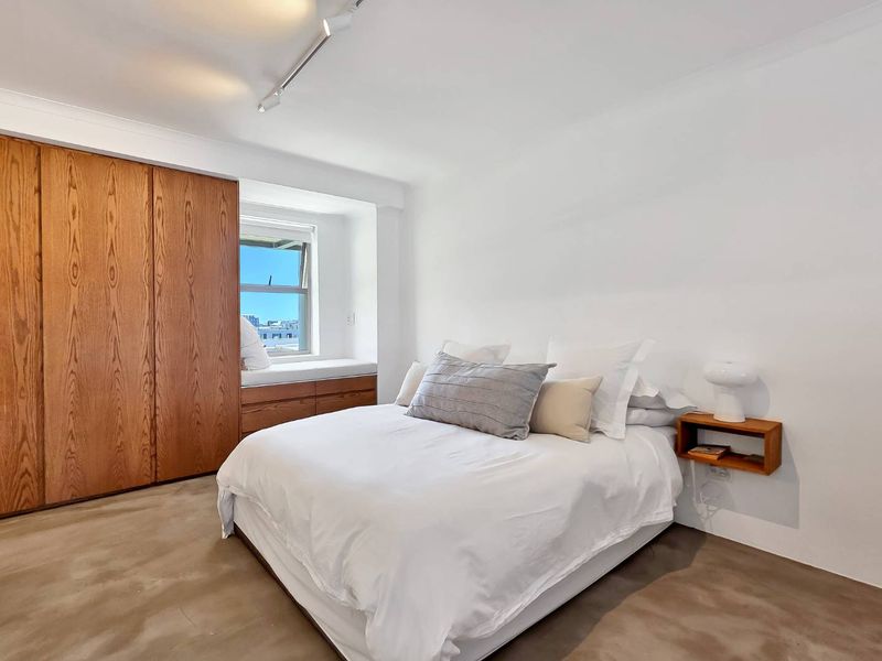 Airbnb-Friendly Loft Apartment in De Waterkant - Photo 3