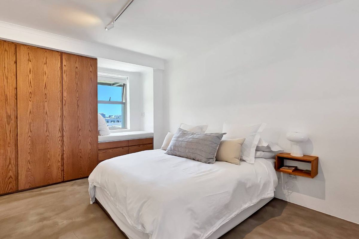 Airbnb-Friendly Loft Apartment in De Waterkant - Photo 3