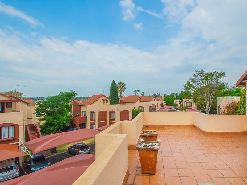 Spacious, Secure Apartment Close to Schools. - Photo 10