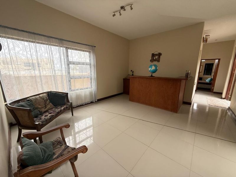 FOR SALE- 5 BEDROOM, DOUBLE-STOREY, SEA VIEW HOUSE IN VOGELSTRAND, SWAKOPMUND, NAMIBIA - Photo 3