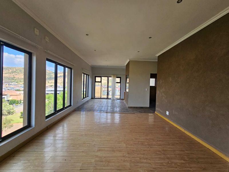 4 bedroom double story house for sale - Photo 5