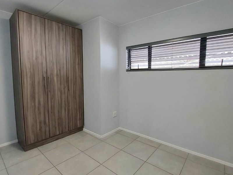 Neat Ground Floor Unit Available! - Photo 7