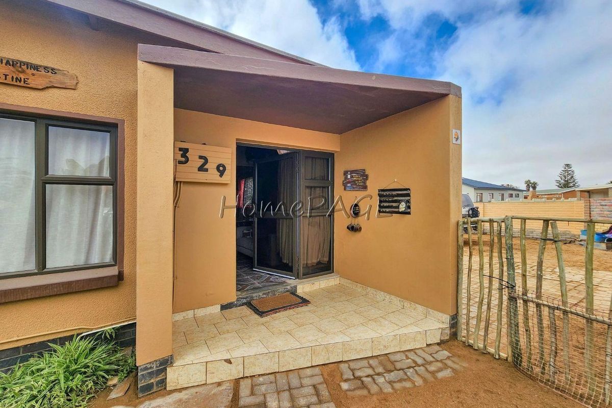 Ext 1 (South Dune), Henties Bay.  Quaint 3 Bedr home is for Sale - Photo 4