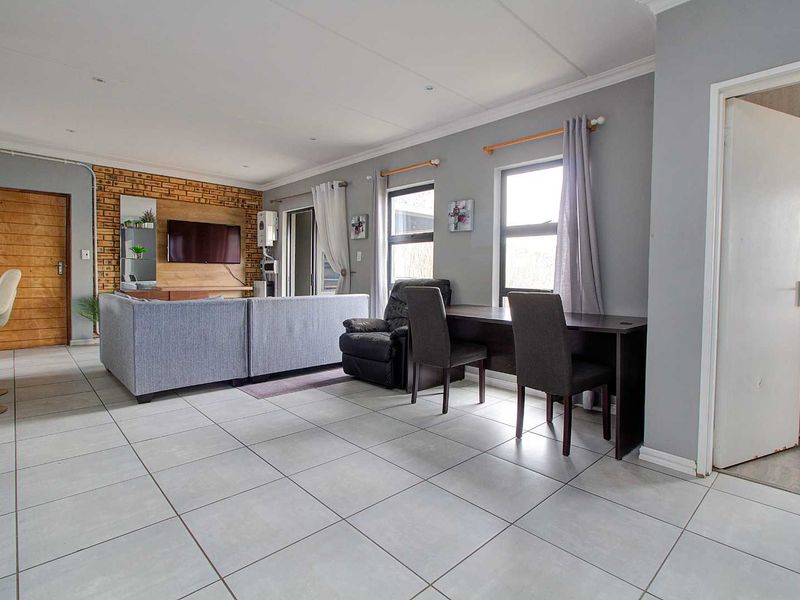 Modern Living Meets Convenience and Comfort - Photo 6