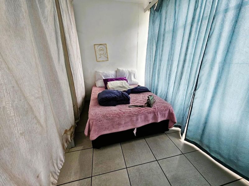 Spacious 1.5-Bedroom Apartment in Prime Queenswood Location - Photo 10