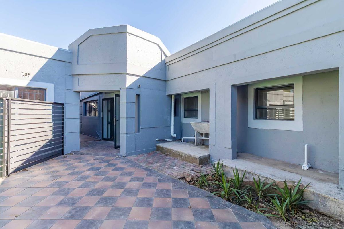 Large Property to Let in Blairgowrie - Photo 4