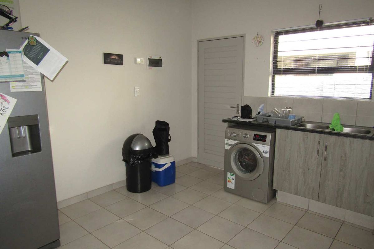 Lifestyle Living Lock Up And GO - Photo 3