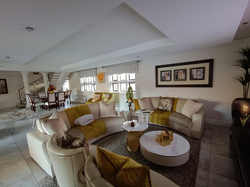 MIDSTREAM SECURITY ESTATE - 5 BEDROOMS - 4.5 BATHROOMS - 4 GARAGES - Photo 7