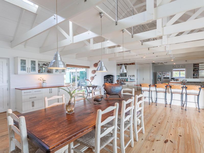 Breathtaking Sea Front Home on double sized erf in Security Estate - Photo 5