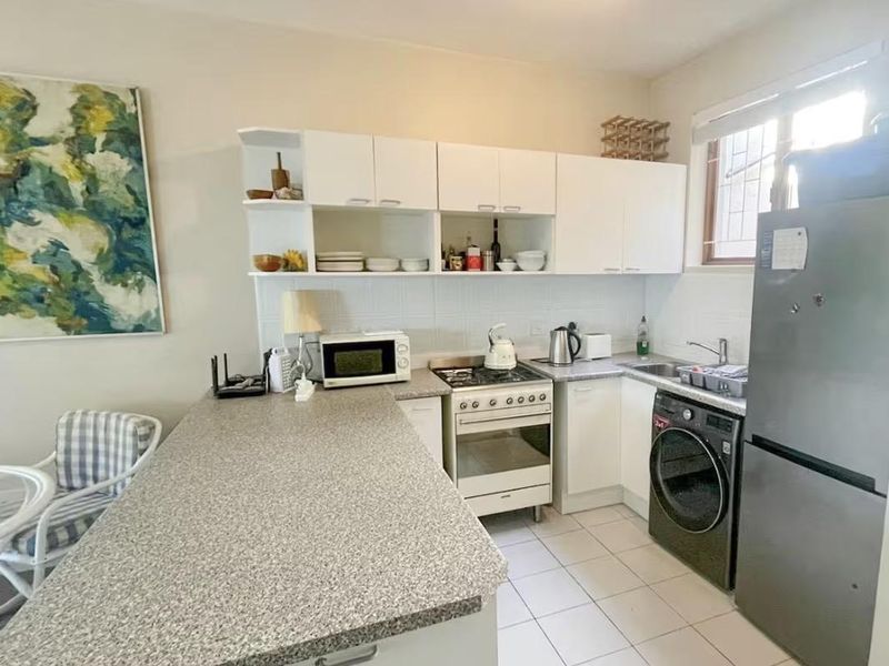 St. James Sunny 2 Bed Seaview Apartment - Photo 2