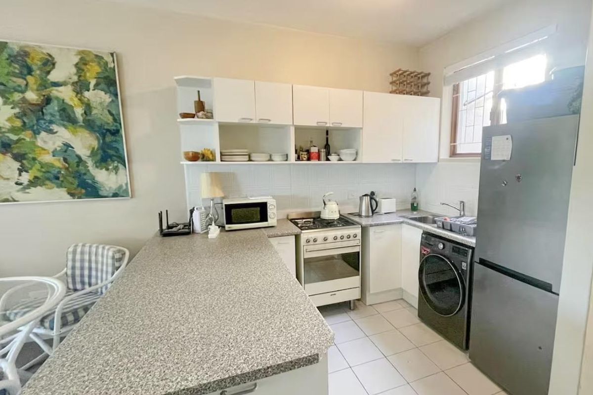 St. James Sunny 2 Bed Seaview Apartment - Photo 2