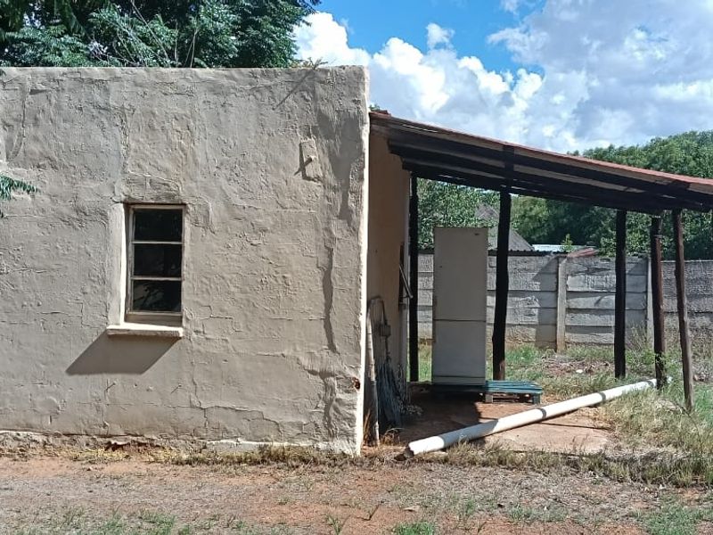 THIS HOUSE IS VERY COMFORTABLE INSIDE.  NICE WOODEN FLOORS. LARGE YARD. PRICE  AFFORDABLE. - Photo 8