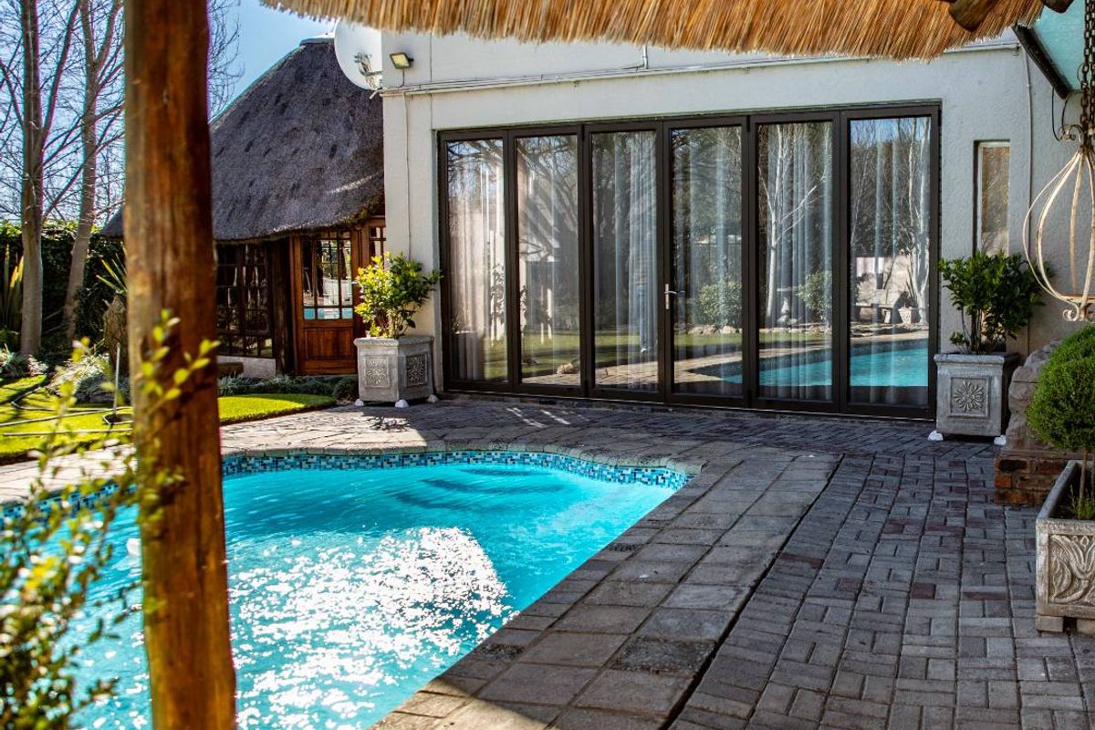 Exceptional Double-Storey Guesthouse for Sale – A Prime Investment Opportunity - Photo 4
