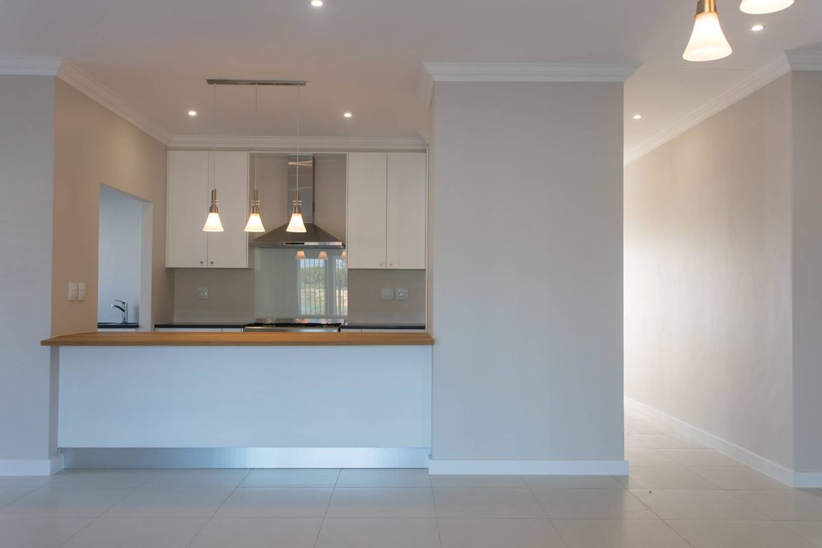 Family Three-Bedroom Home to Rent in The Vines II on Val de Vie Estate - Photo 4