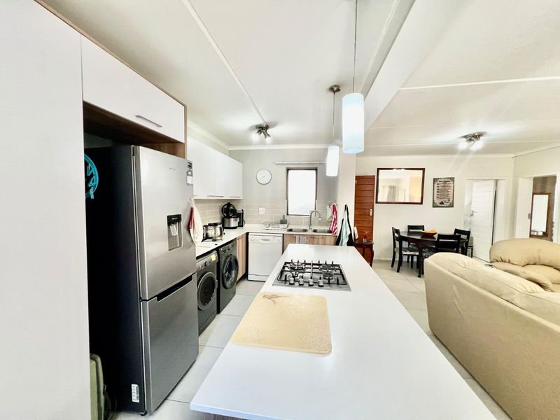 Spacious 3-Bed Garden Unit with Secure Estate Living - Photo 7
