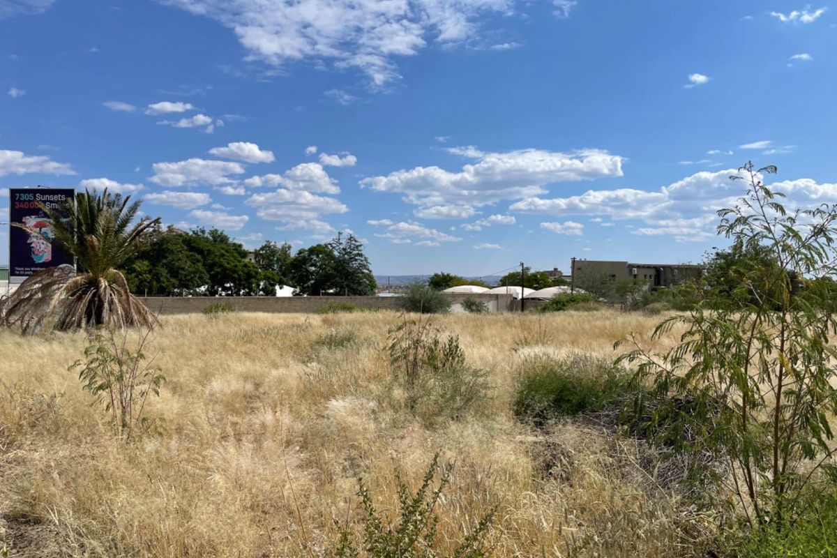 FOR SALE - Commercial Land in the best location - Photo 2