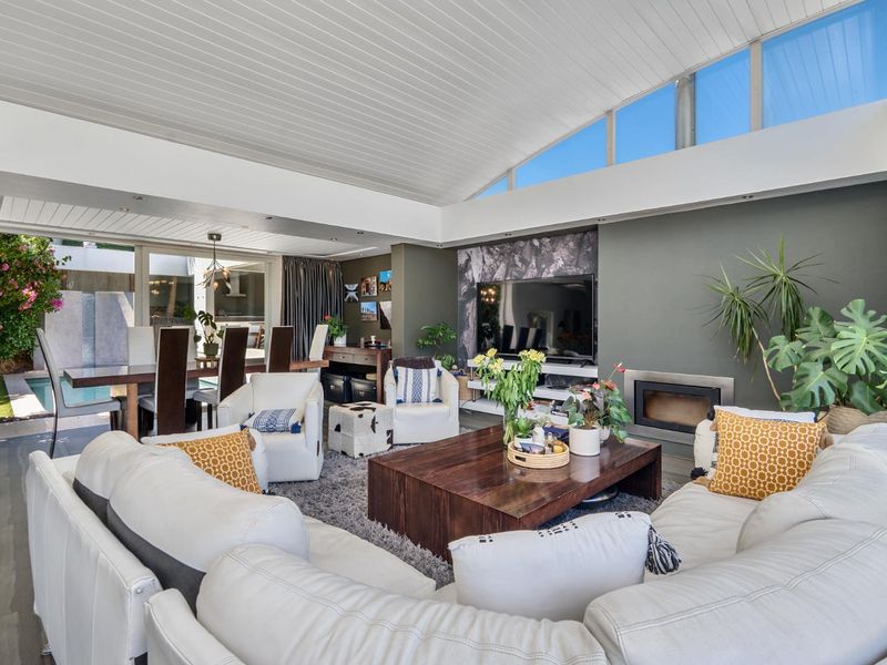 A family home that embodies light, views and lifestyle. - Photo 5