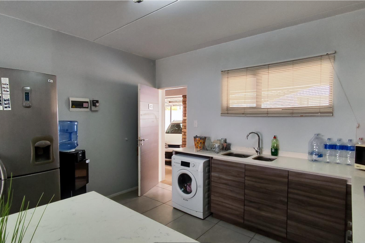 Two-bedroom Ground floor unit for Sale - Photo 3