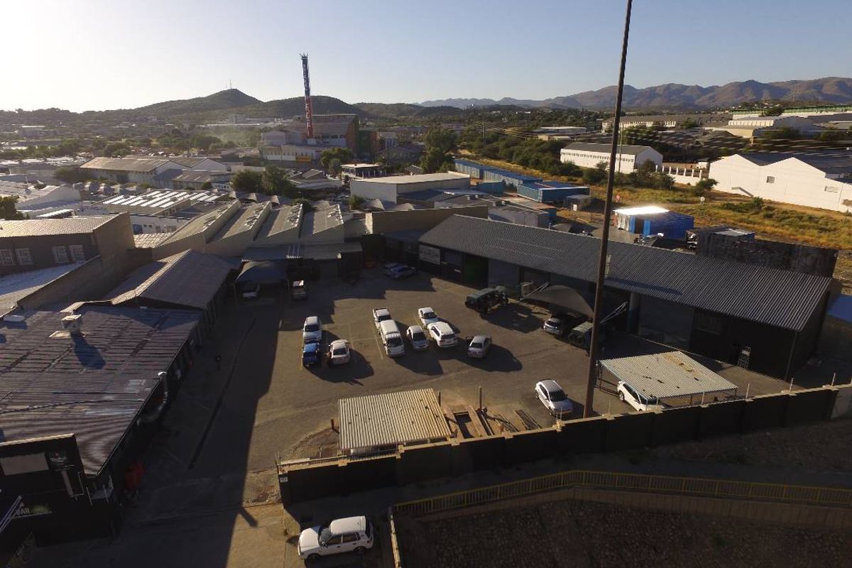 FOR SALE - Property with Warehouses and Restaurant facilities in Southern Industrial - Photo 3