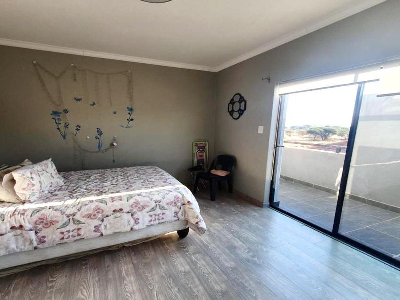 Secure & Stylish in Bendor's Finest: Double-Storey 3-Bed Townhouse in Prestigious Villa Fuhri – Move-In Ready! - Photo 6