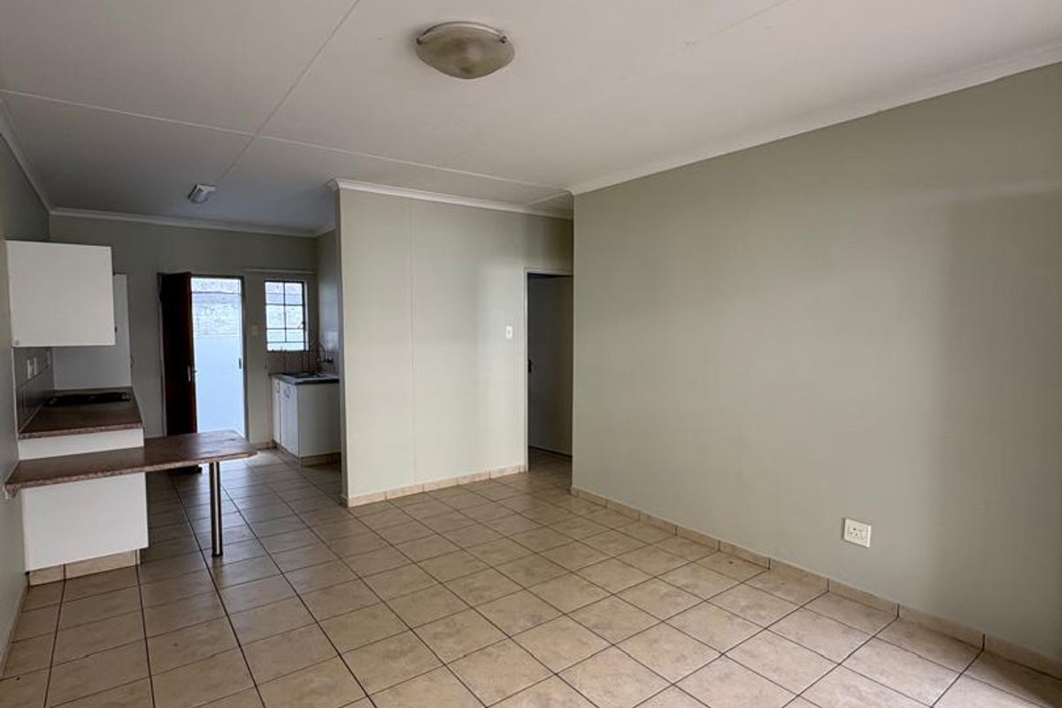 Modern two bedroom unit with one full batroom & braai - Photo 2