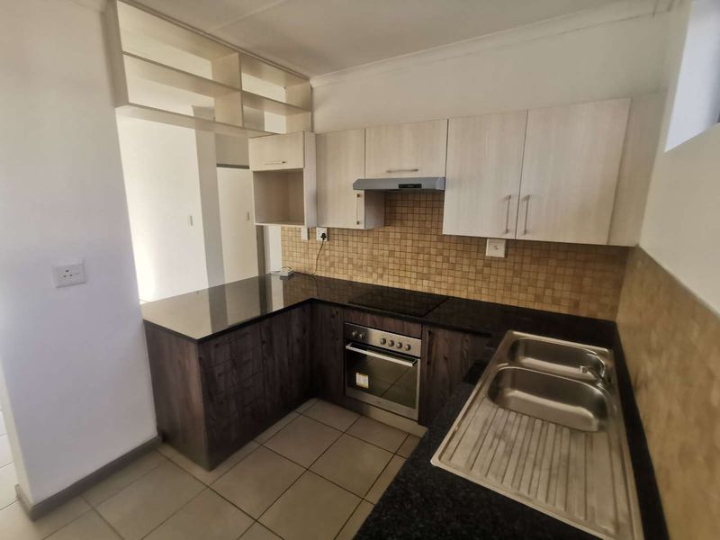 Stunning 2 bed, 2 bath apartment in Elardus Park - Photo 1