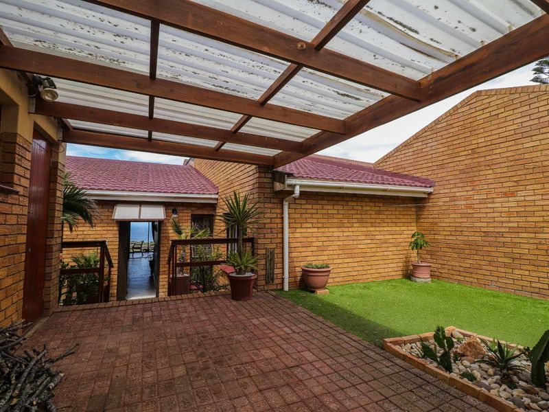 Perfect lock-up and go with magical sea views - Photo 2