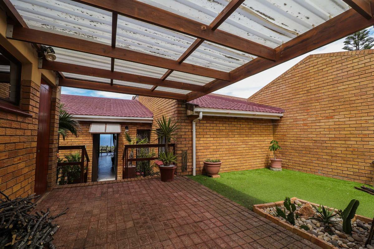 Perfect lock-up and go with magical sea views - Photo 2