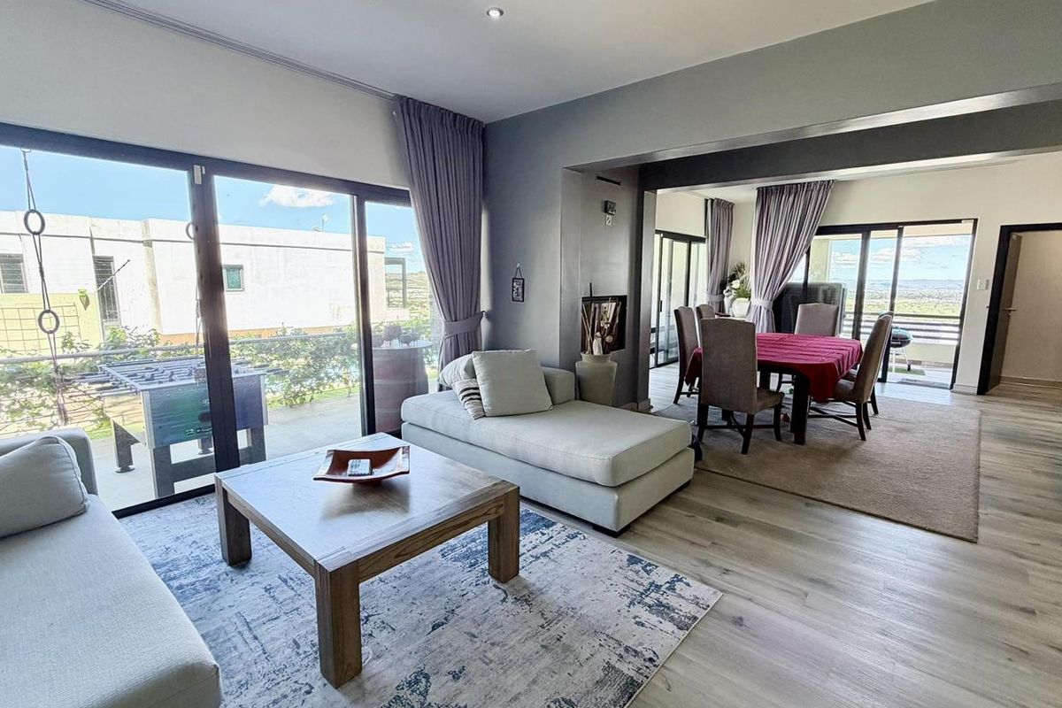 3 Bedroom Duet House For Sale in Kleine Kuppe - Photo 4