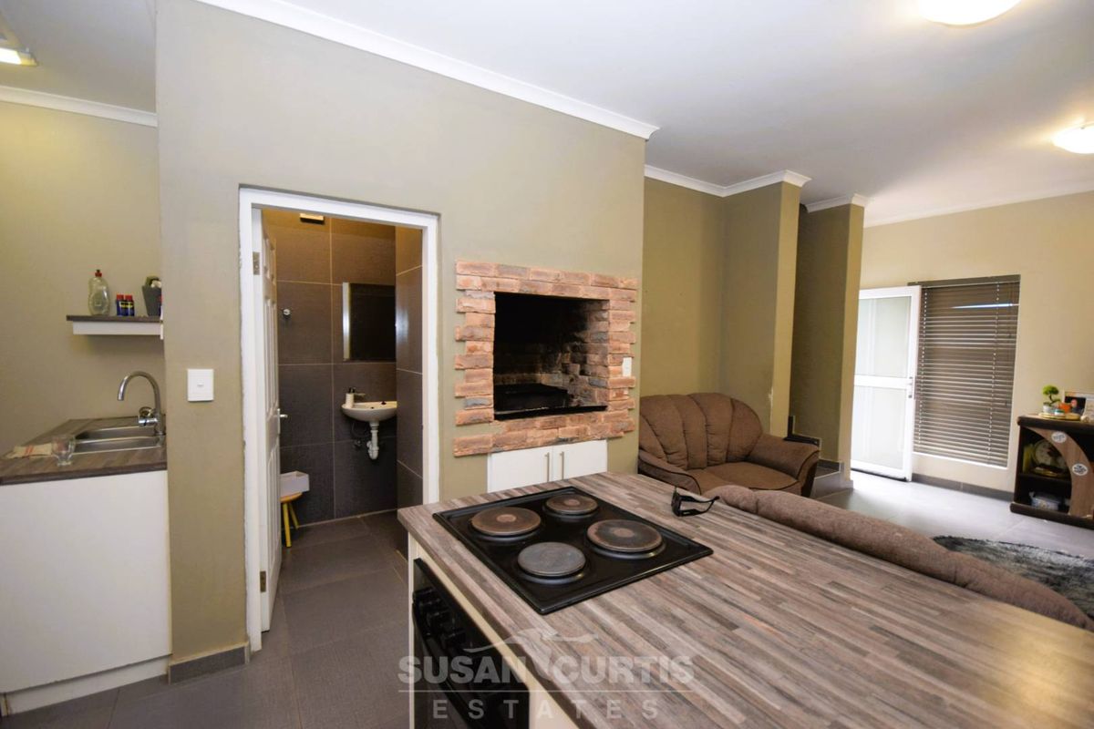 DUPLEX TOWNHOUSE IN KRAMERSDORP - Photo 5