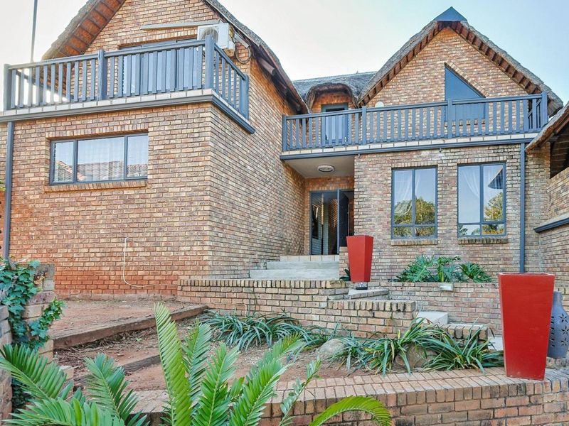 4 Bedroom For Sale , - Photo 2