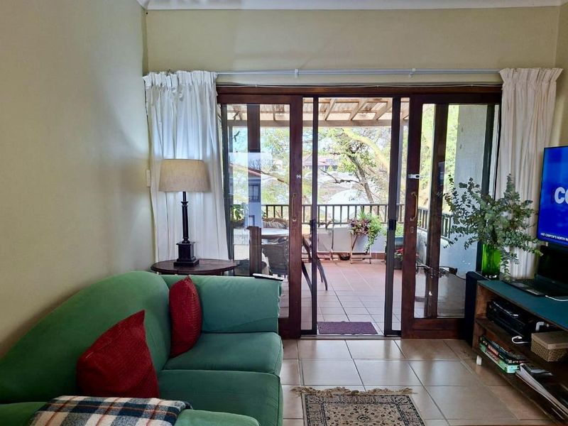 Top Floor 2 Bedroom apartment in Sheffield Beach - Photo 3