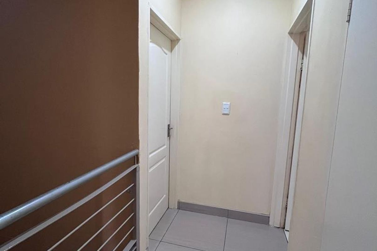 Three Bedroom Townhouse For Sale In Otjomuise/Hillary Court - Photo 3
