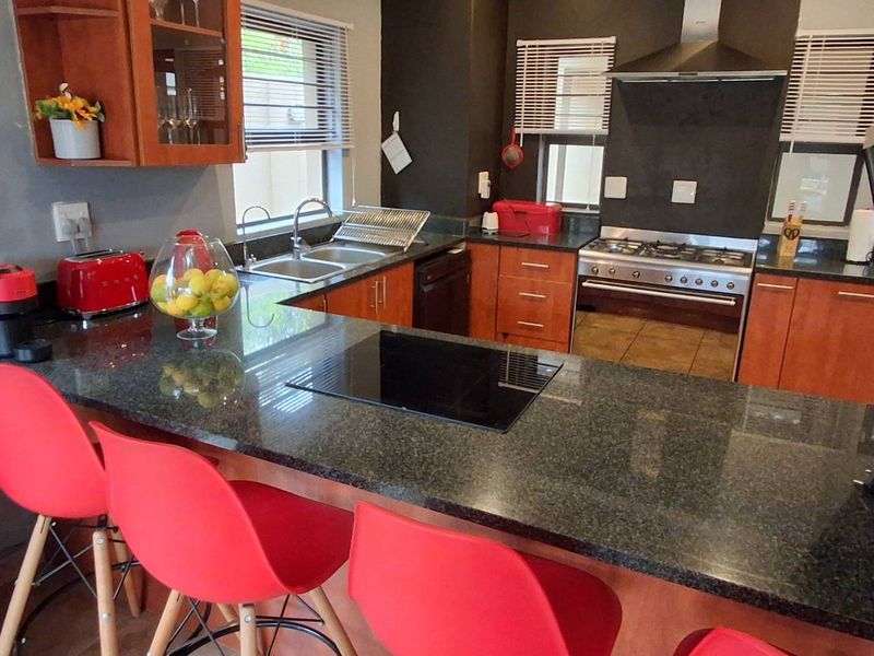 Luxury, Comfort, and Flexibility in Leloko Estate! - Photo 8