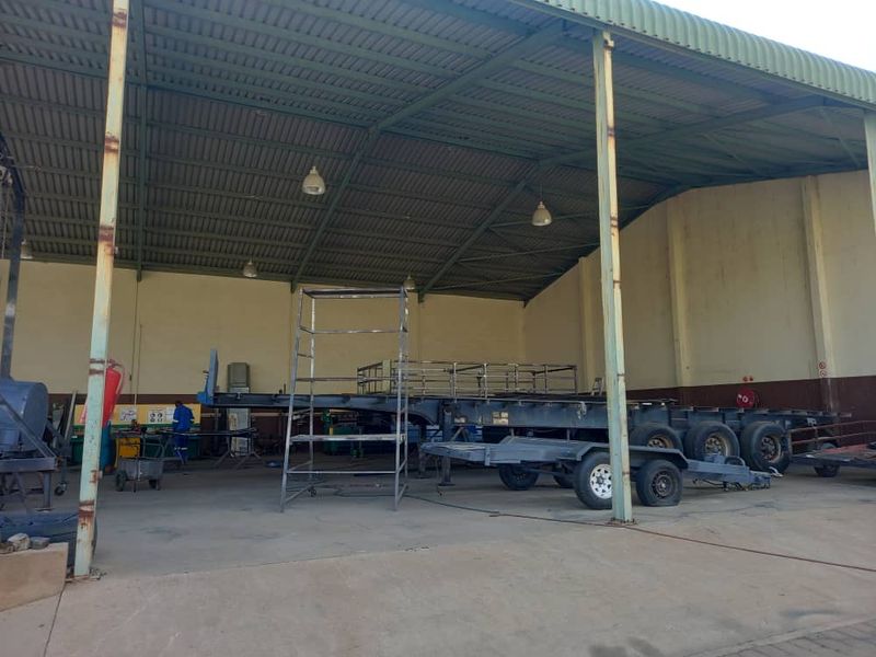 PRIME COMMERCIAL SPACE TO LET - Photo 5