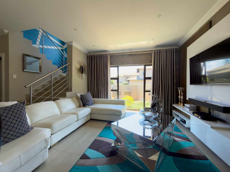 Modern Charm Meets Estate Living - Photo 3